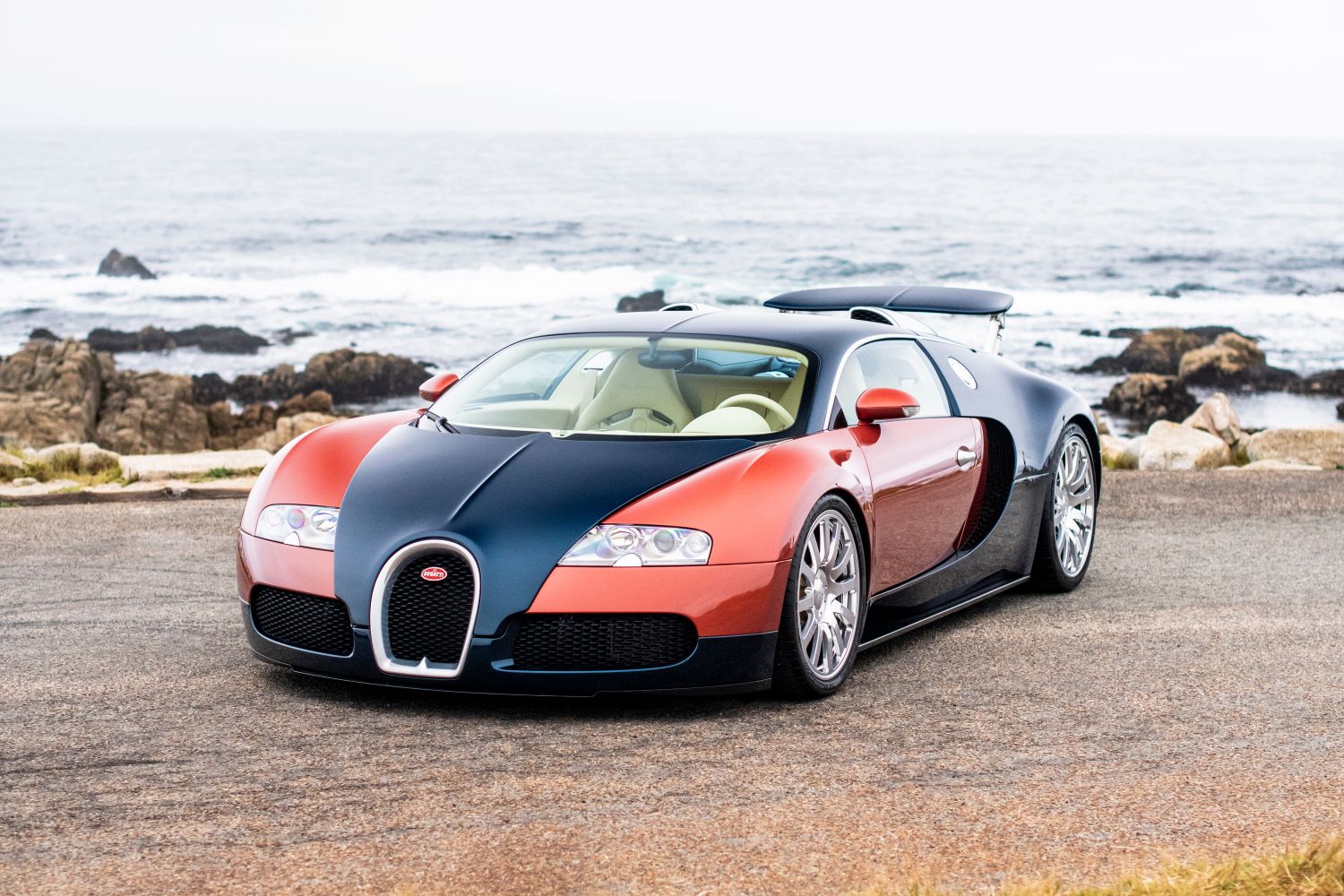 BUGATTI UNVEILS A ONE-OF-ONE RESTORED VEYRON IN A SHOWCASE OF LA MAISON PUR SANG'S PEERLESS EXPERTISE