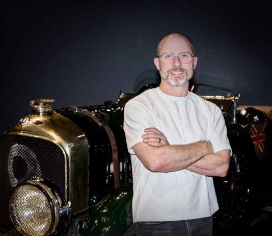 BENTLEY MOTORS APPOINTS T. JON MAYER AS NEW HEAD OF EXTERIOR DESIGN AND DESIGN OPERATIONS BENTLEY MOTORS APPOINTS T. JON MAYER AS NEW HEAD OF EXTERIOR DESIGN AND DESIGN OPERATIONS