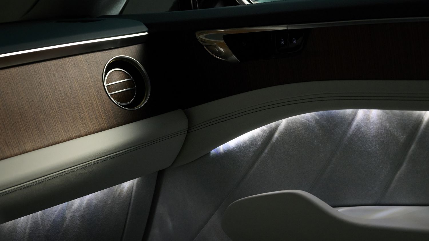 MODERN MATERIALS FOR A MODERN BENTLEY
