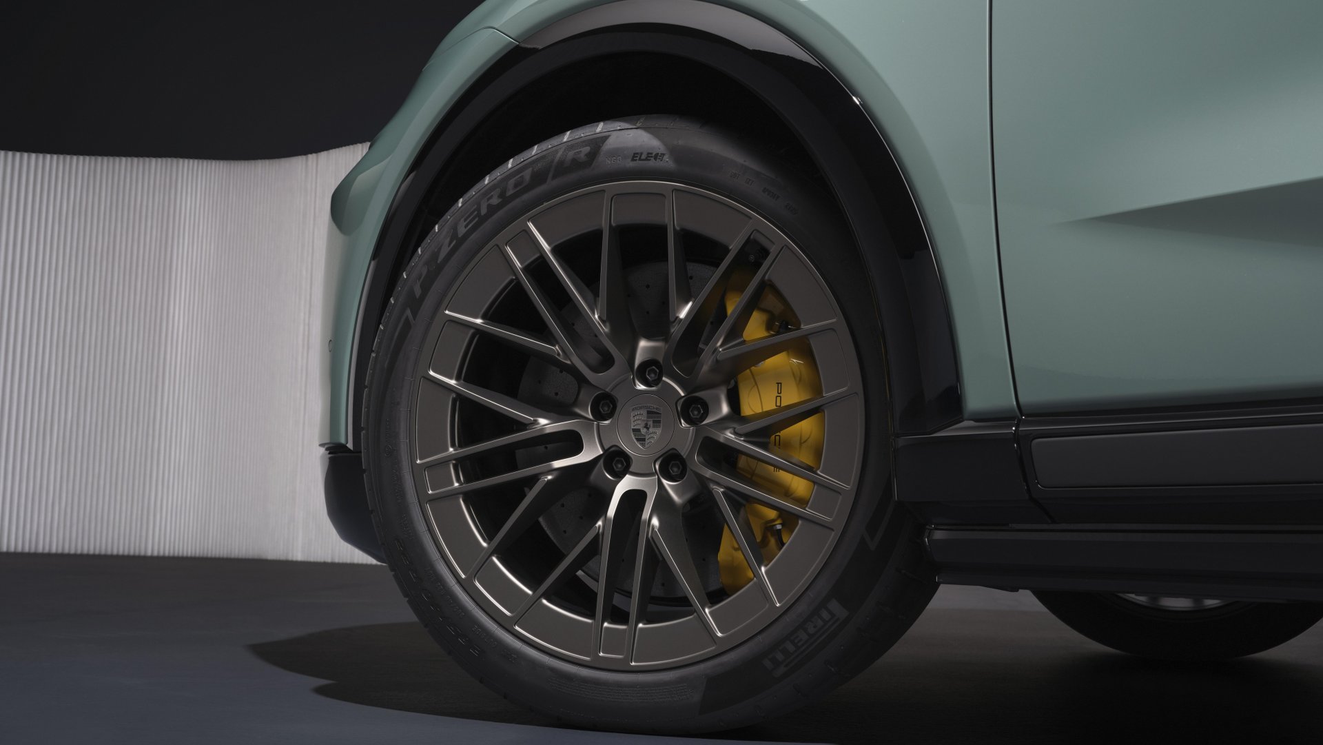 EL PIRELLI P ZERO CONDUCEN A PRESTACIONES DE ACELERACIÓN RÉCORD AL PORSCHE CAYENNE ELECTRIC