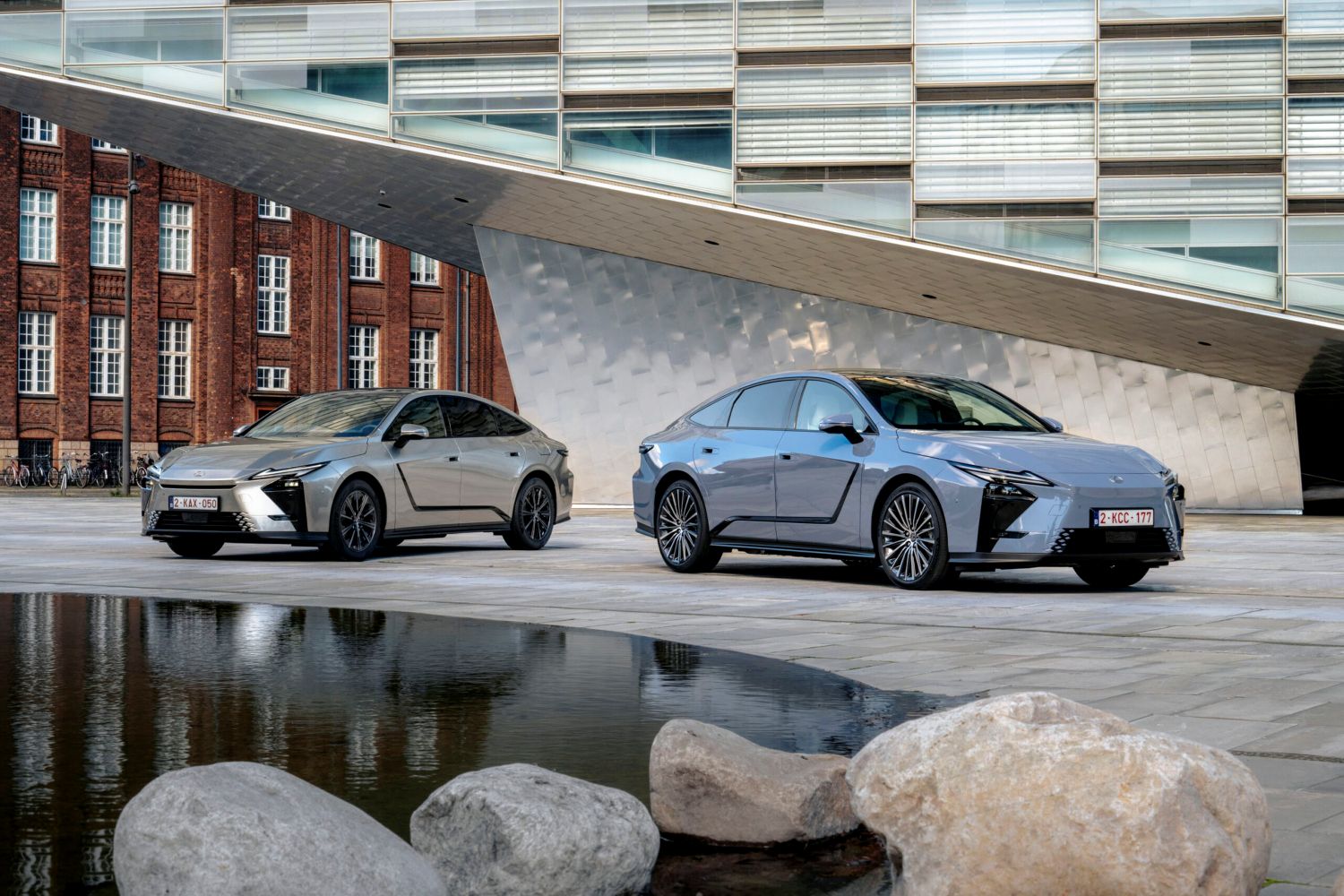 EL NUEVO LEXUS ES REDEFINE EL CONCEPTO DE BERLINA PREMIUM
