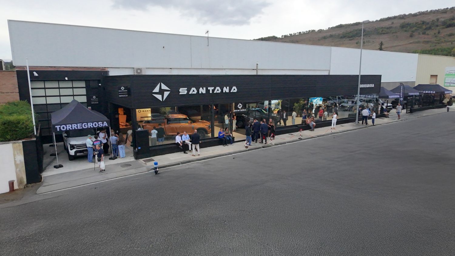 SANTANA MOTORS INAUGURA EN PAMPLONA EL PRIMER CONCESIONARIO CON SU NUEVA IDENTIDAD DE MARCA