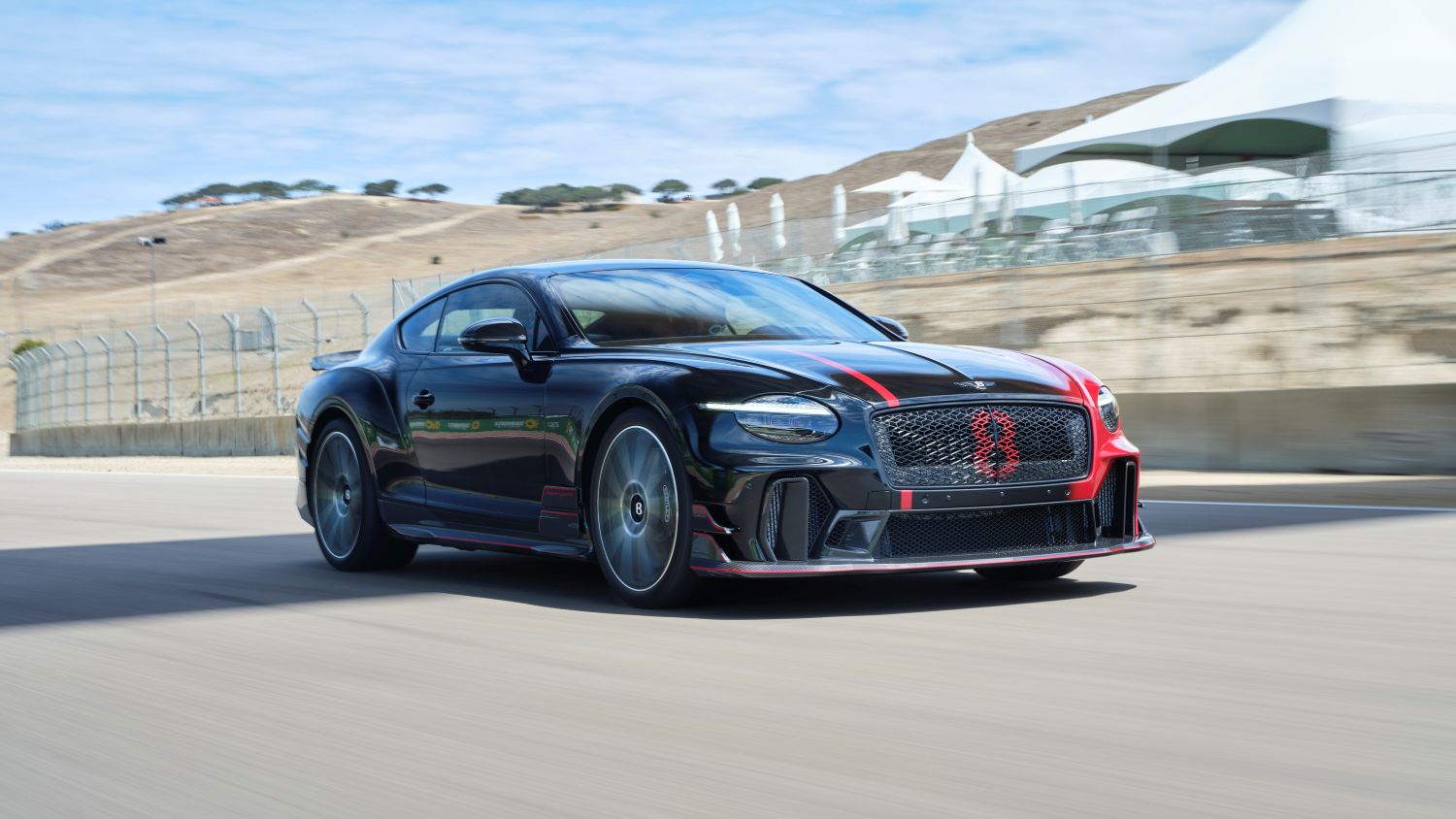LOS PIRELLI P ZERO TROFEO RS LLEVAN AL EXTREMO LA ACELERACIÓN LATERAL DEL BENTLEY SUPERSPORTS
