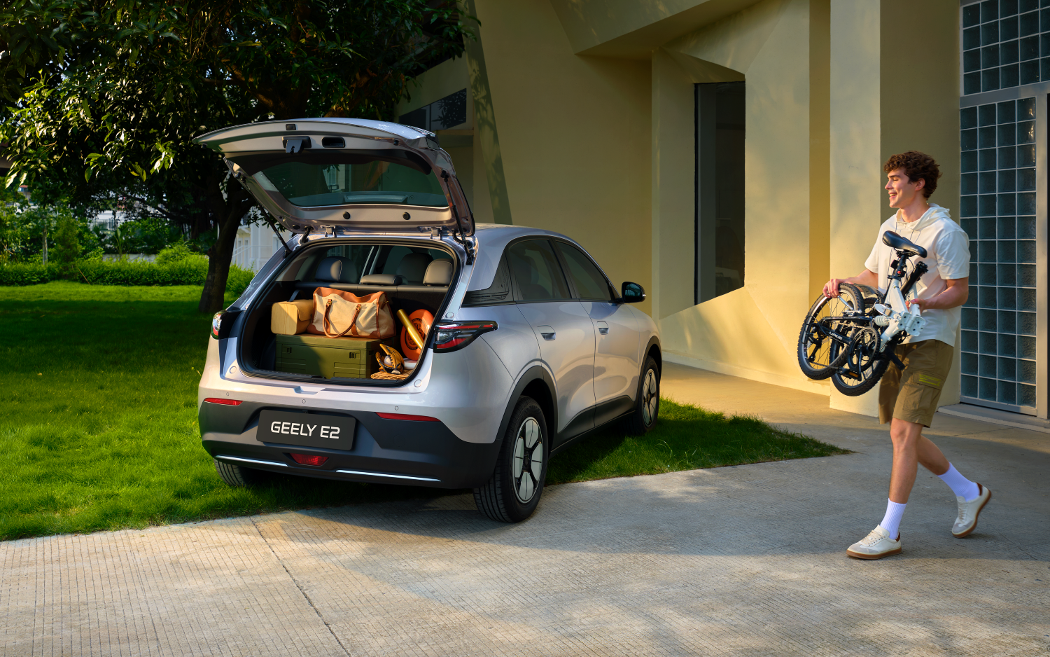 GEELY E2