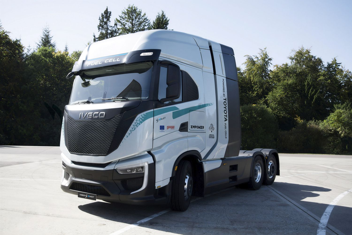 IVECO Y TOYOTA IMPULSAN LA PRÓXIMA GENERACIÓN DE CAMIONES PESADOS CON PILAS DE COMBUSTIBLE DE HIDRÓGENO A TRAVÉS DEL PROYECTO EMPOWER